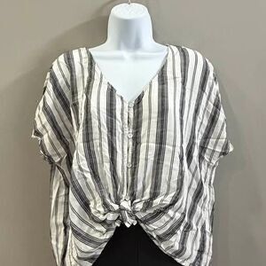 Maurices - NWOT - Large - Striped Front Tie Short Sleeve Button-Up Top
